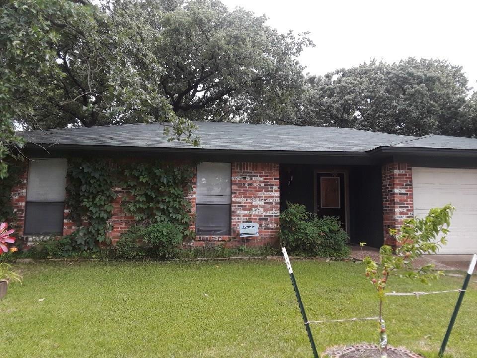313 Pecan Street - Photo 1