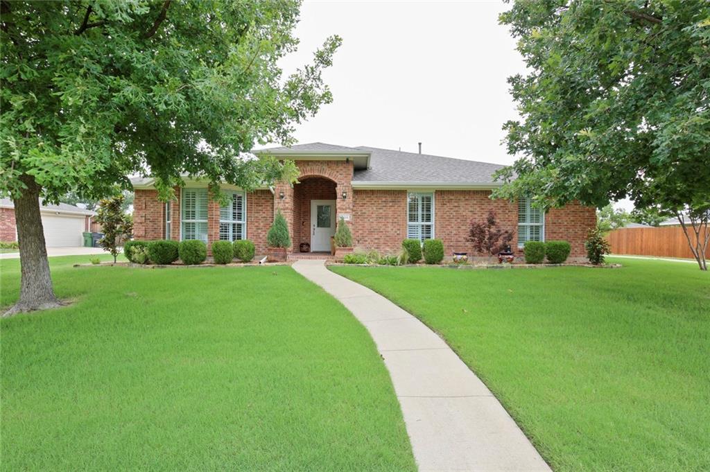 1008 Cowboy Court - Photo 1
