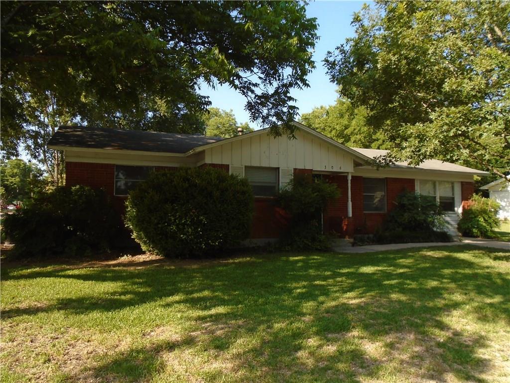 306 Walnut Street - Photo 1