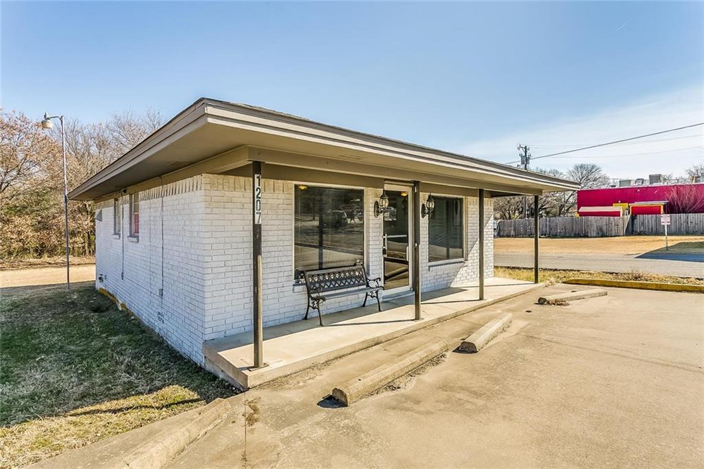 1207 Main Street - Photo 1