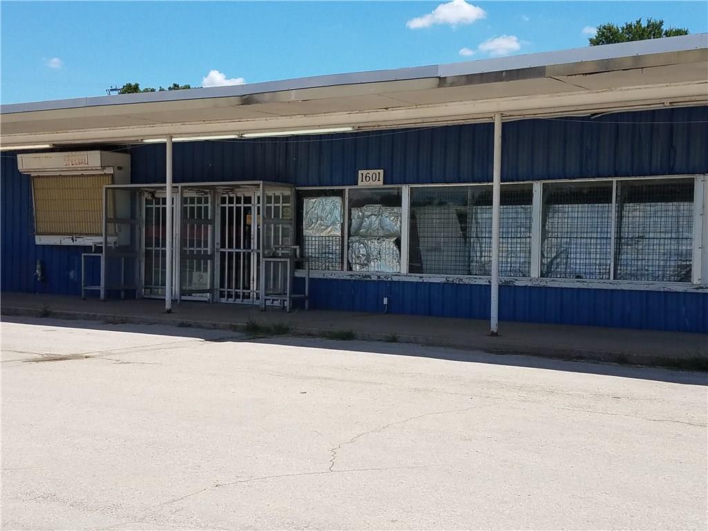 1601 Oak Avenue - Photo 1