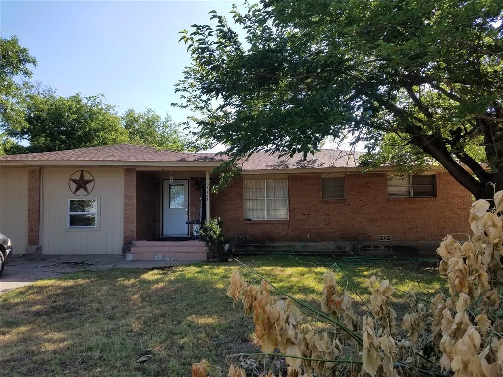 1227 Lynnwood Drive - Photo 1