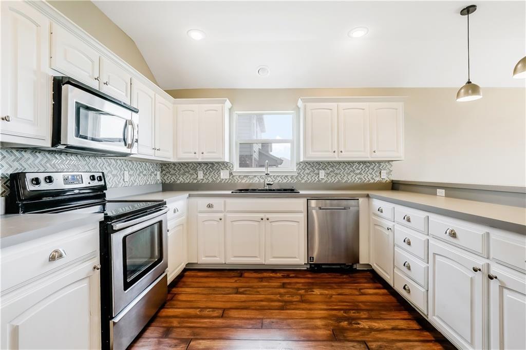 1225 Maplewood Drive - Photo 1
