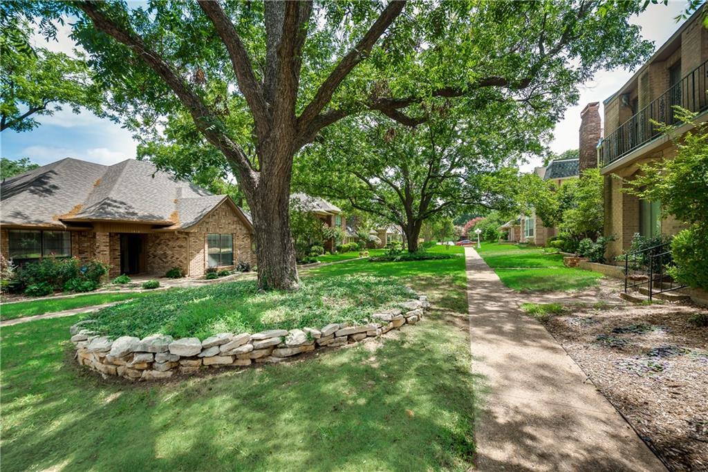 1425 Berkeley Lane - Photo 1