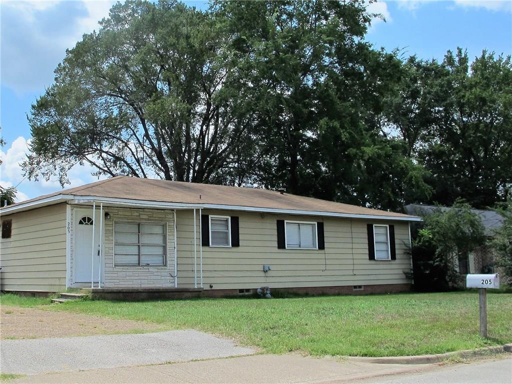 205 Lakeview Street - Photo 1