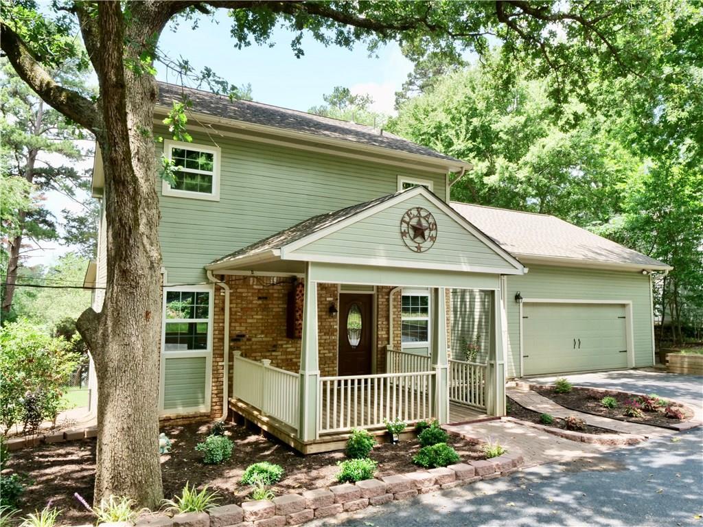 220 Pinewood Lane - Photo 1