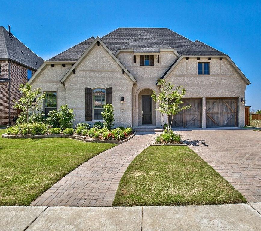 4261 Hazelwood Avenue - Photo 1