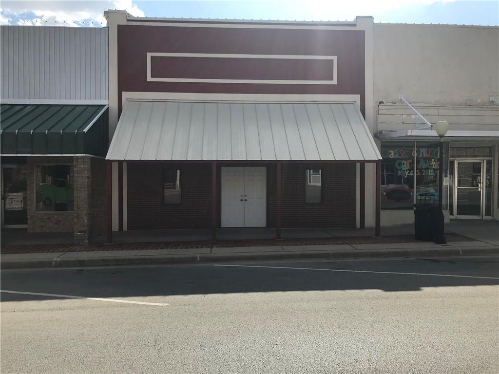 211 Clay - Photo 1
