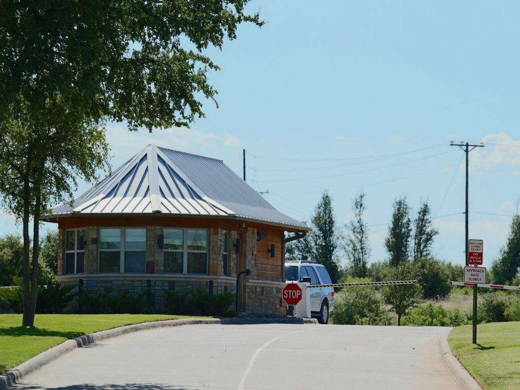 555 Cliffs Drive - Photo 1
