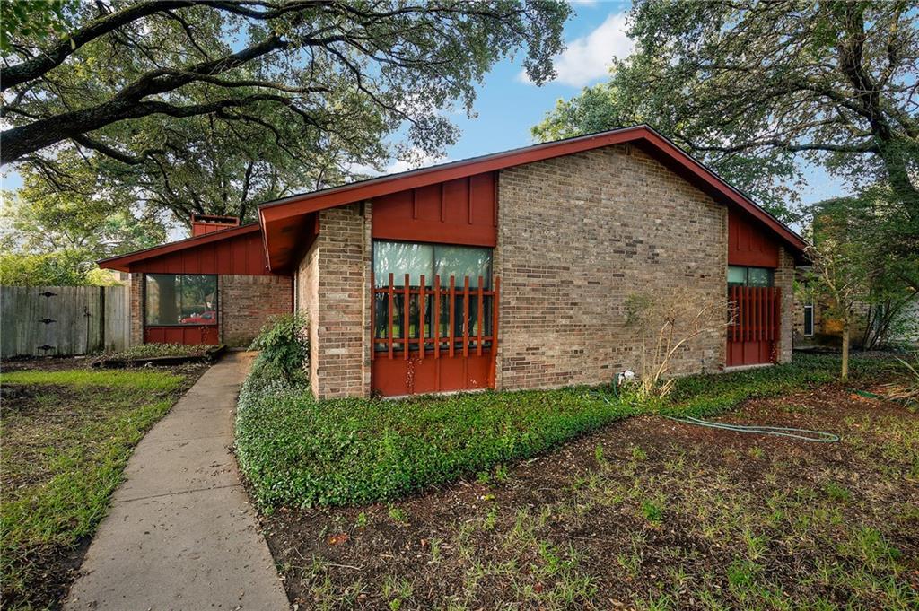 5136 Gallahad Drive - Photo 1