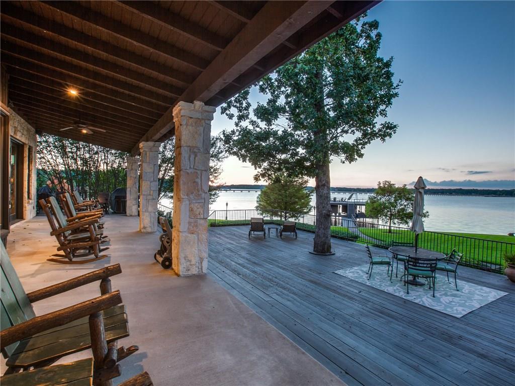 5663 Lakeshore Court - Photo 1