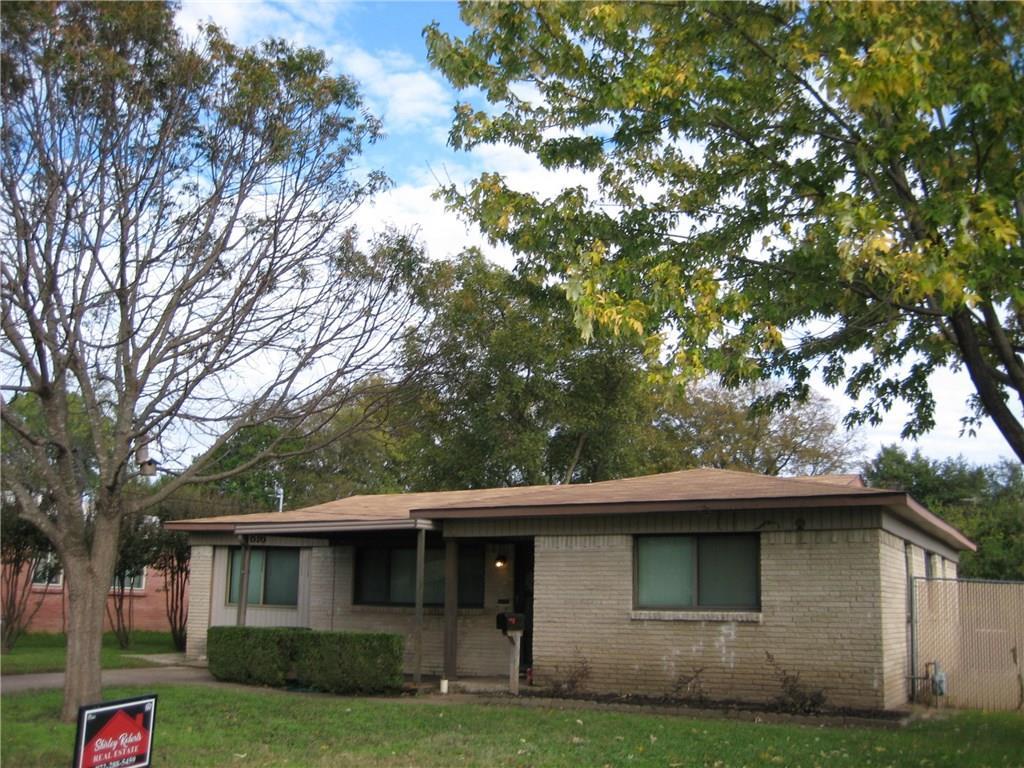 816 Lakeside Drive - Photo 1