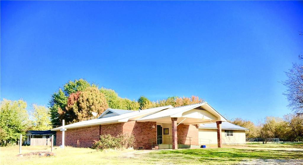 910 7th Street - Photo 1