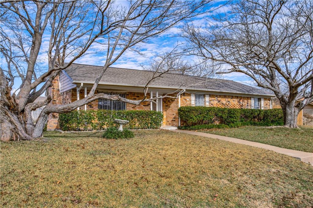 431 Riverwood Drive - Photo 1