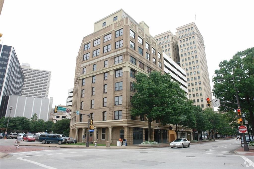 910 Houston Street - Photo 1