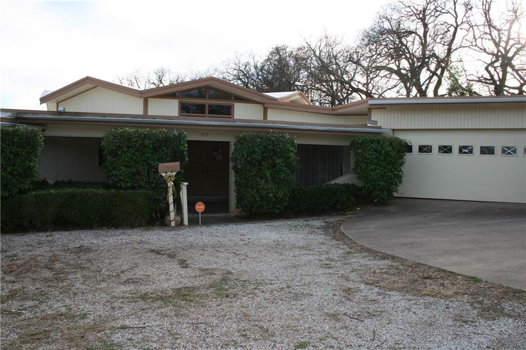705 10th Street - Photo 1
