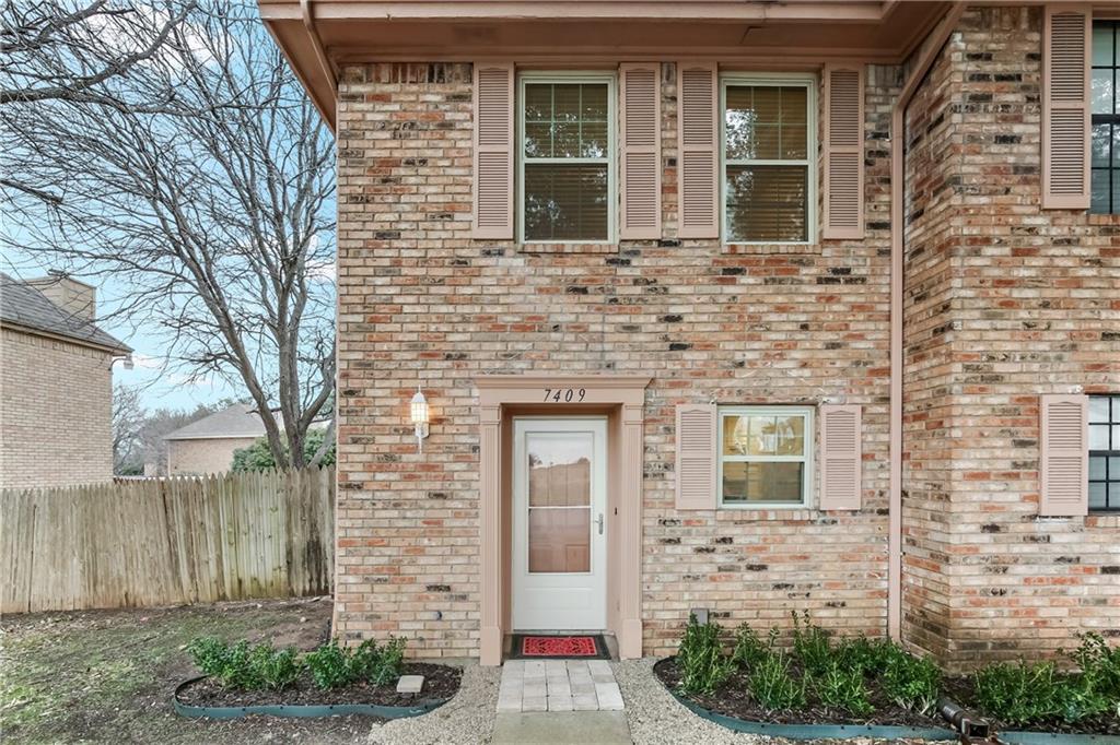 7409 Kingswood Circle - Photo 1