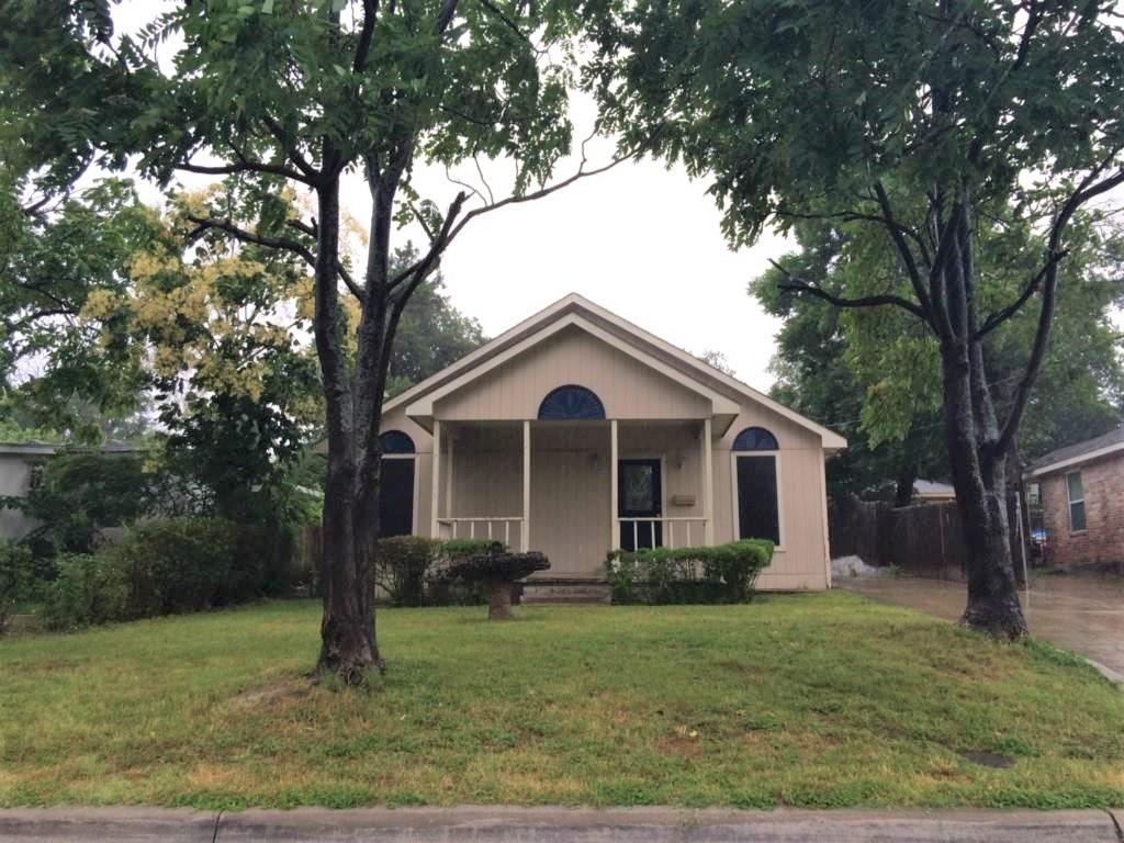 2609 Moore Avenue - Photo 1