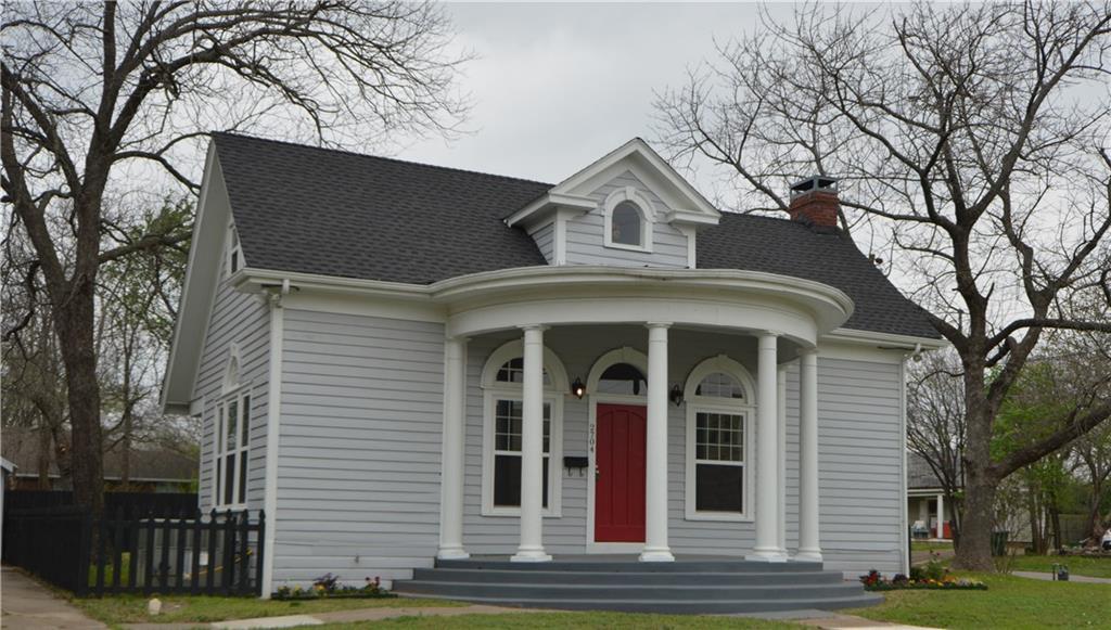 2704 King Street - Photo 1