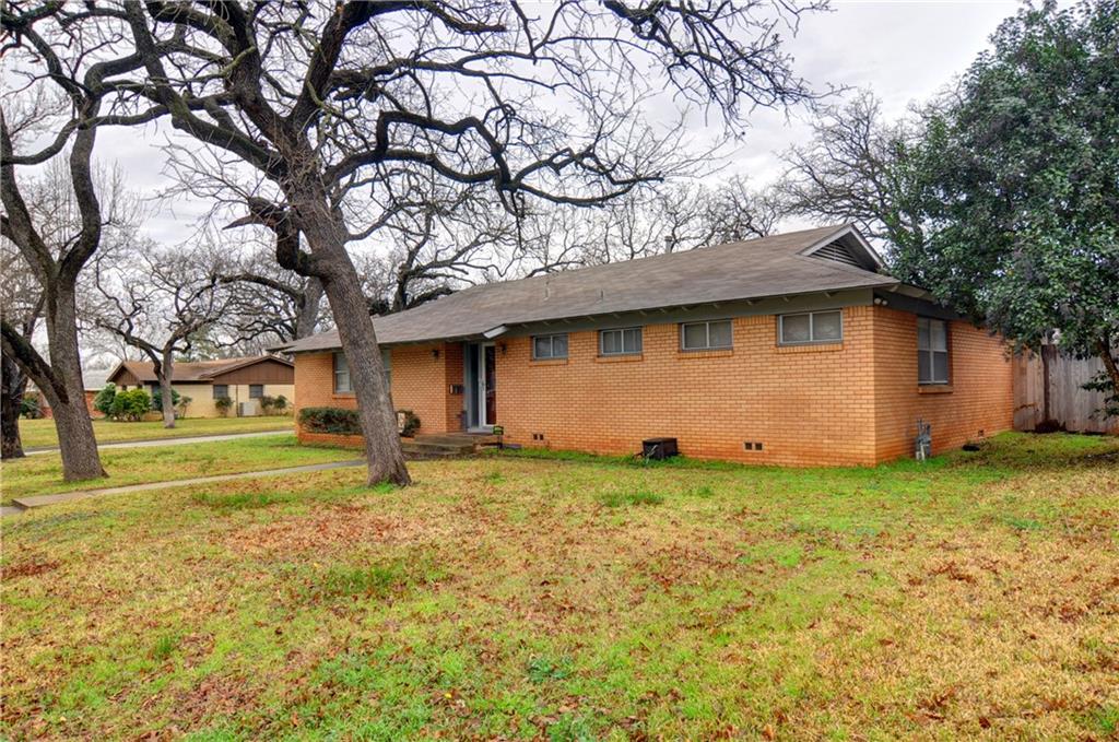 1601 Carl Street - Photo 1