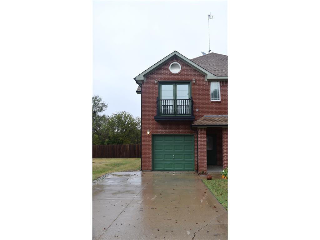 216 Pecan Street - Photo 1