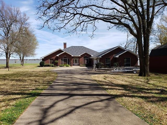 155 Lakeshore Drive - Photo 1