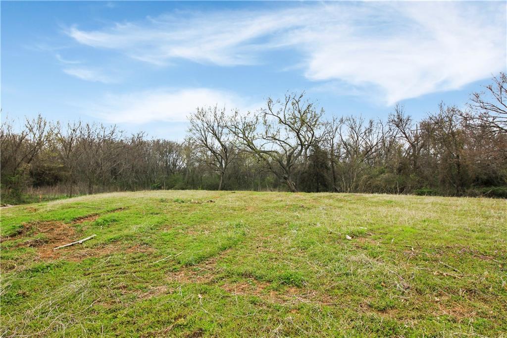 200 Meadowcreek Drive - Photo 1