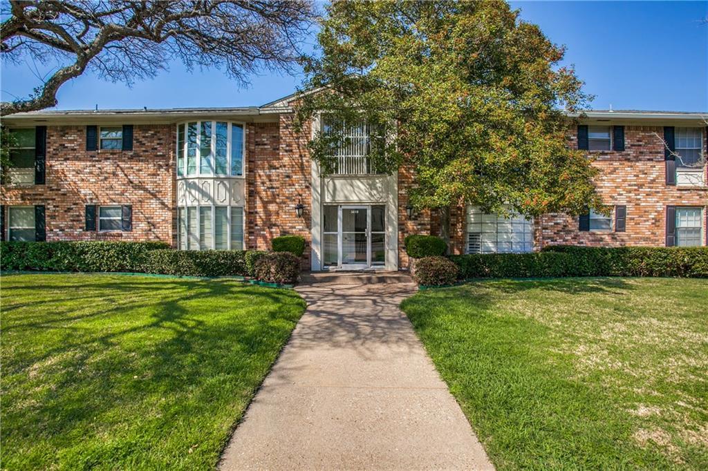 5819 University Boulevard - Photo 1
