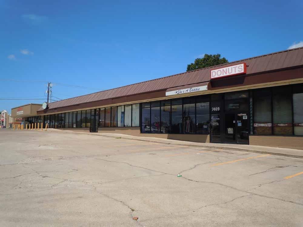 7401 John T White Road - Photo 1