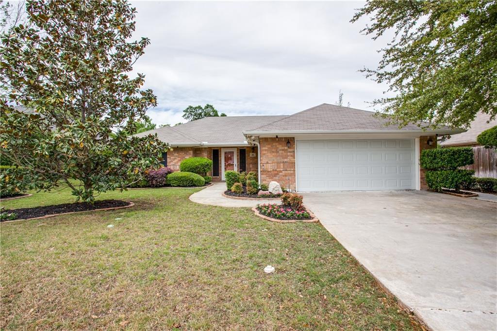 811 Twin Creek Drive - Photo 1