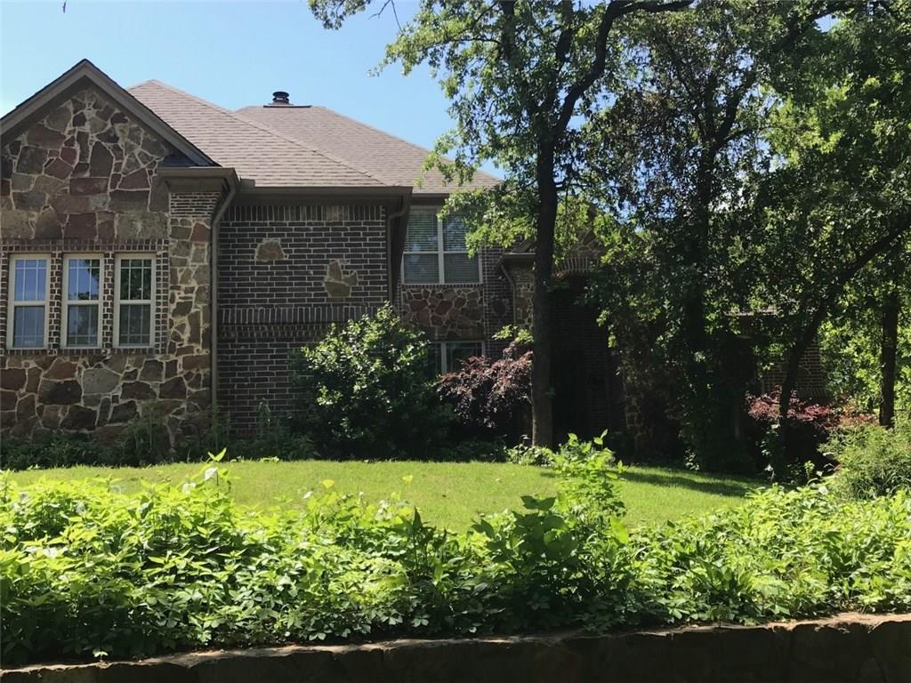 2100 Ravenwood Drive - Photo 1