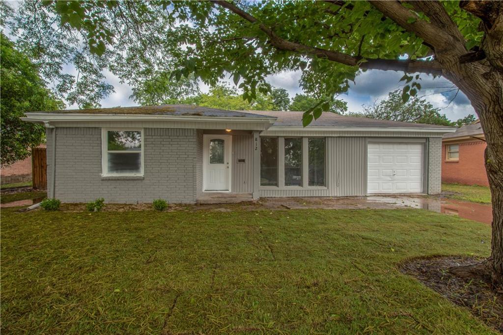 812 Perry Drive - Photo 1