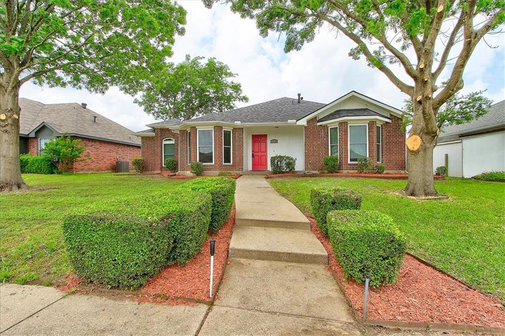 2703 Sumac Lane - Photo 1