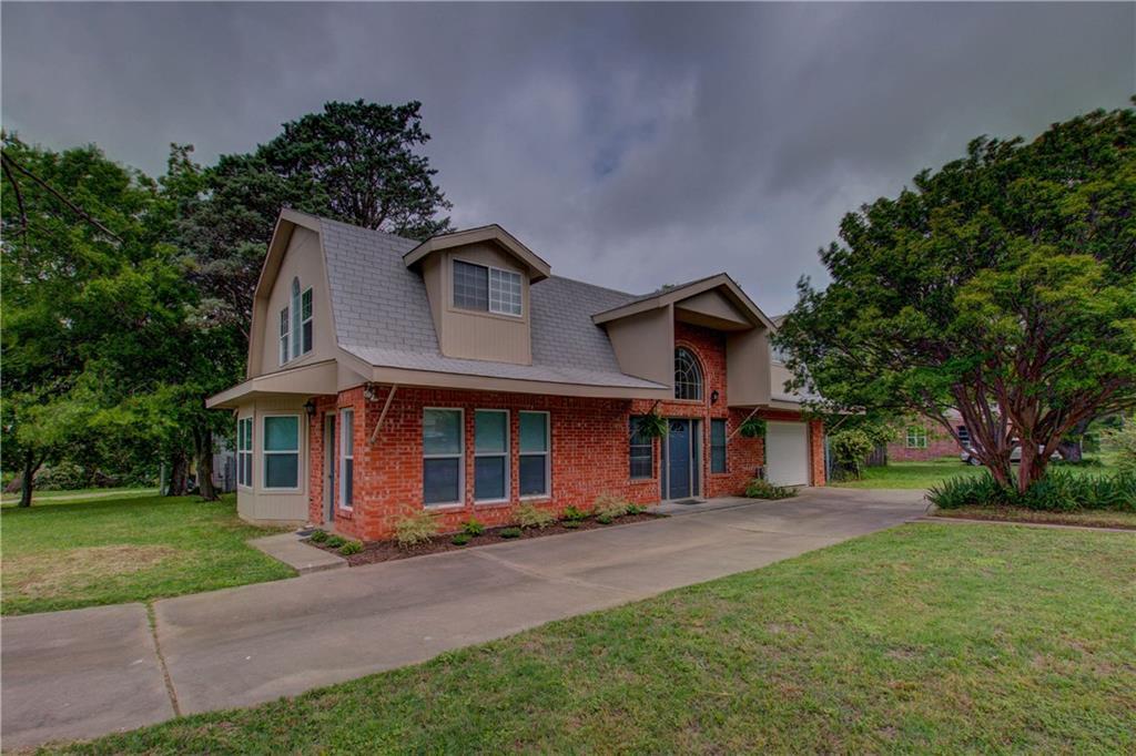 312 Mockingbird Lane - Photo 1