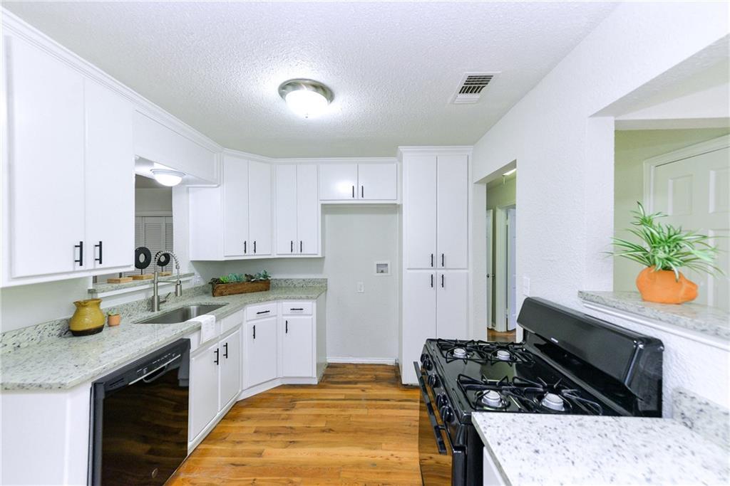 5020 Thurston Road - Photo 1
