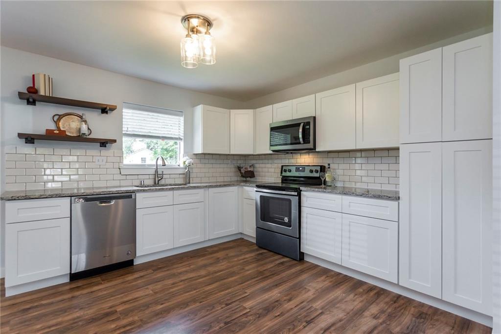 605 Cedar Street - Photo 1