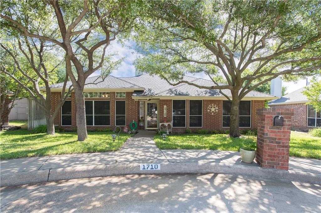 1710 Colonial Court - Photo 1