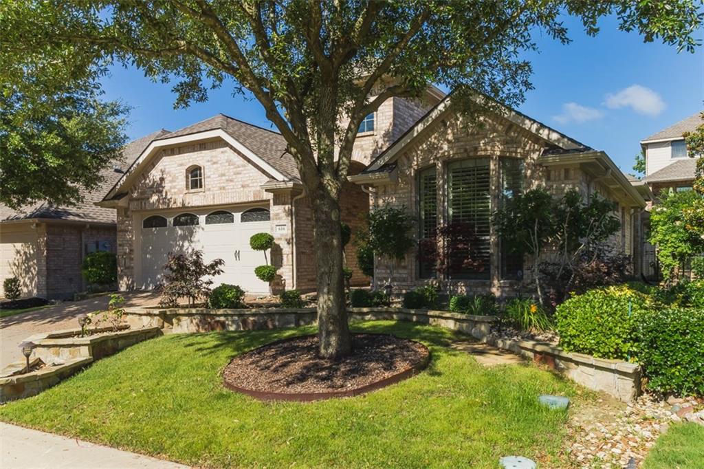 616 Pelican Hills Drive - Photo 1