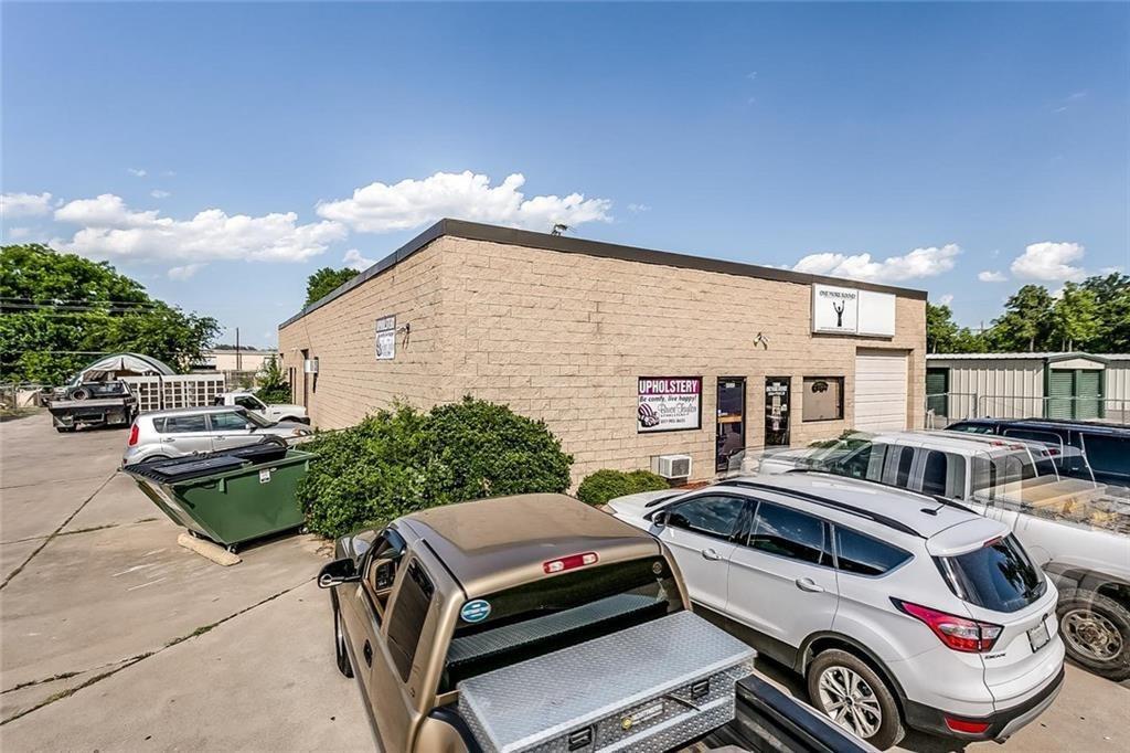 401 Western Hills Trail - Photo 1