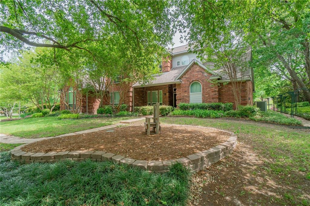 530 Cottonwood Place - Photo 1