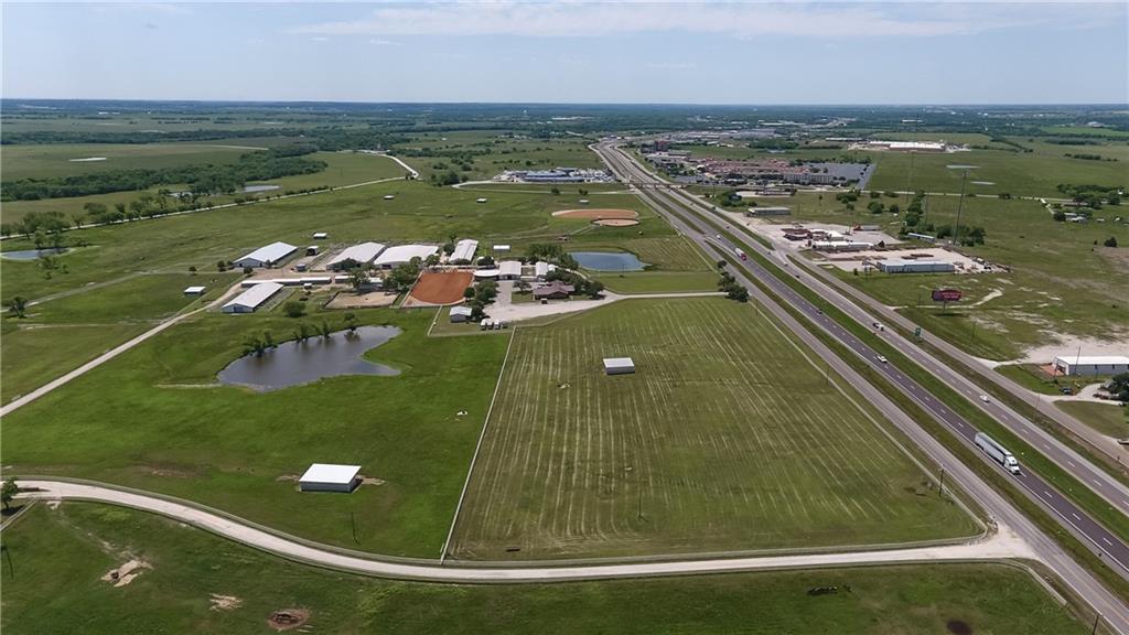 4500 Interstate 35 - Photo 1