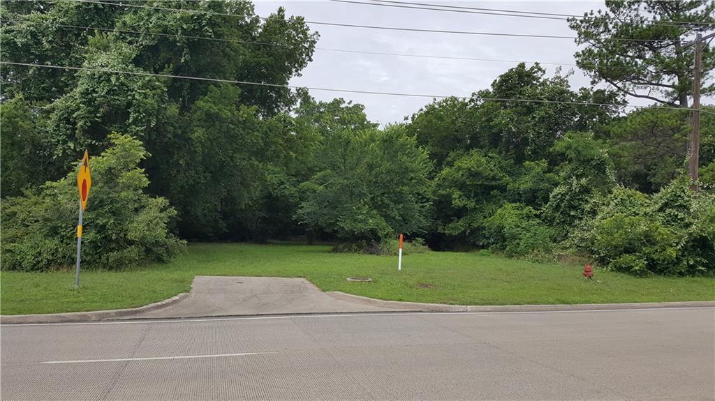 704 Southeast Parkway - Photo 1