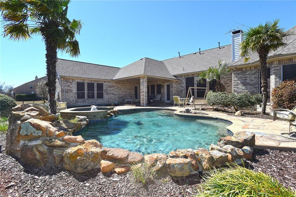 700 Saddlebrook Drive - Photo 1