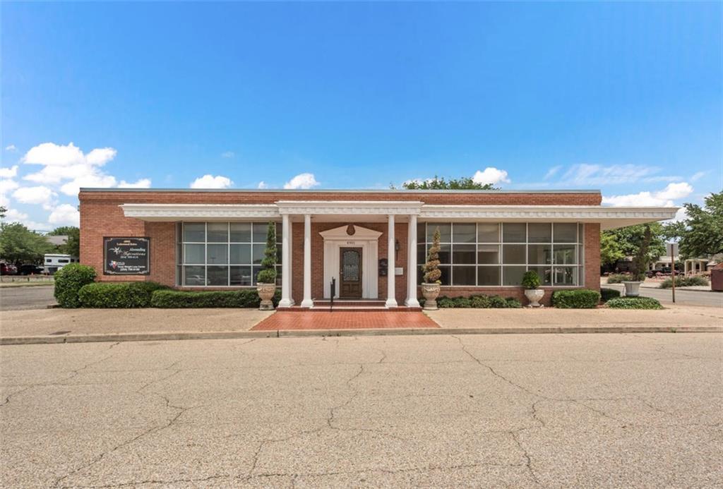 4901 Lakewood Drive - Photo 1