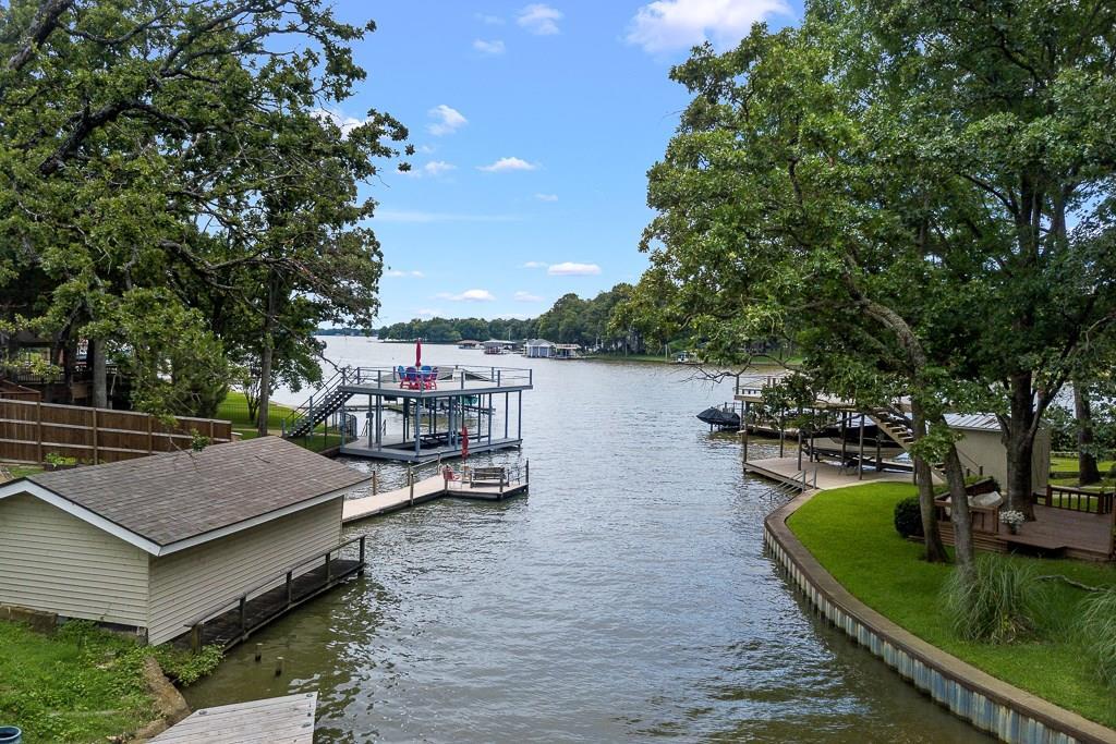 1605 Oak Shore Drive - Photo 1