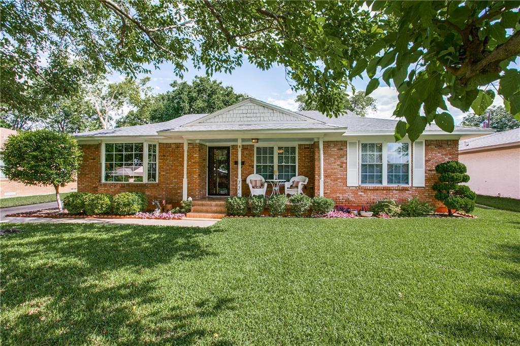 726 James Drive - Photo 1