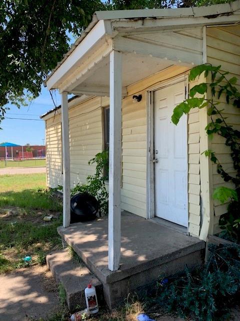 1114 3rd Avenue - Photo 1