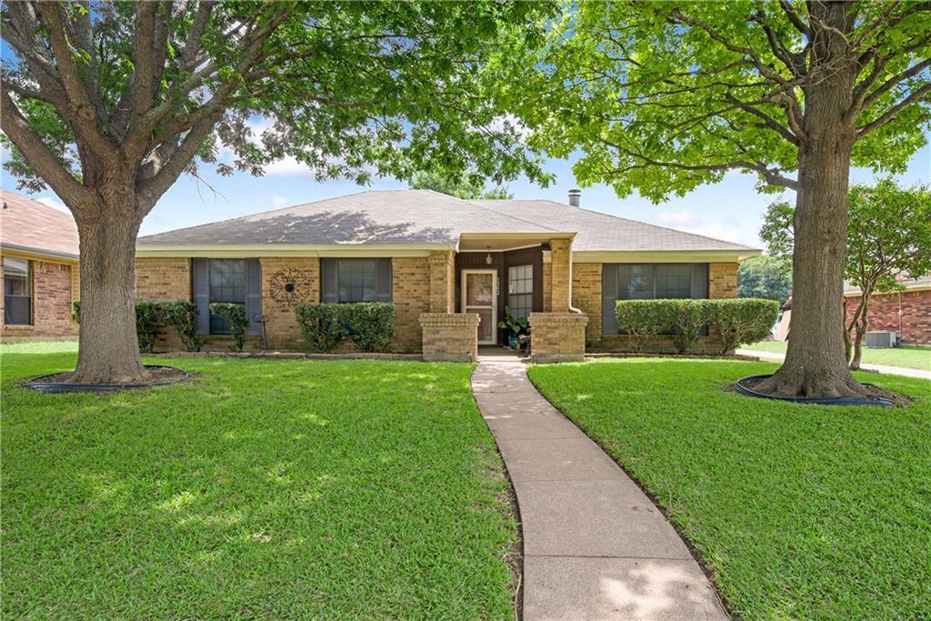 1302 Petunia Drive - Photo 1