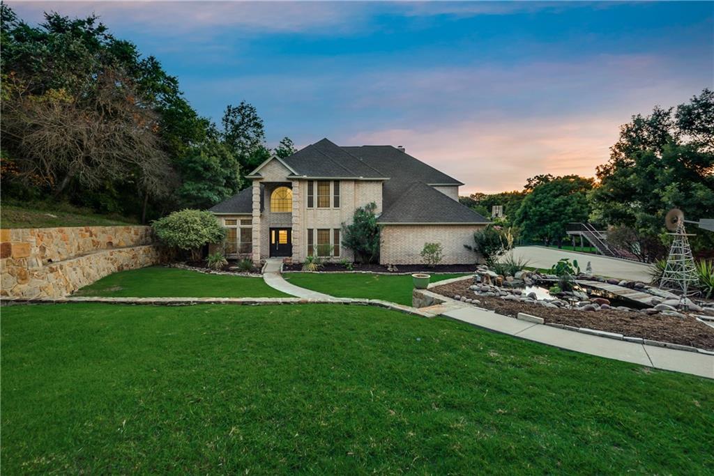 129 Lakeview Drive - Photo 1
