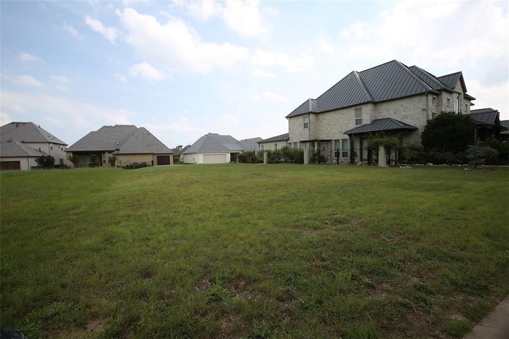 8001 Comanche Way - Photo 1